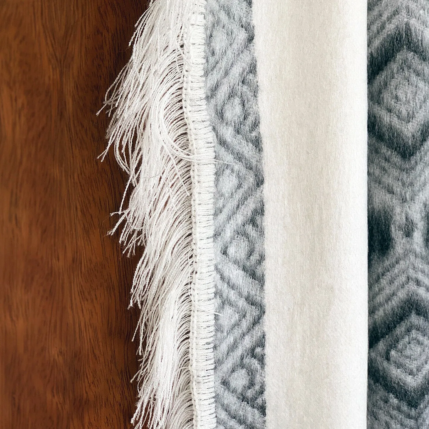 Cuyuja - Lightweight Baby Alpaca Fringed Hooded Poncho - White With Black Diamonds Pattern - Unisex