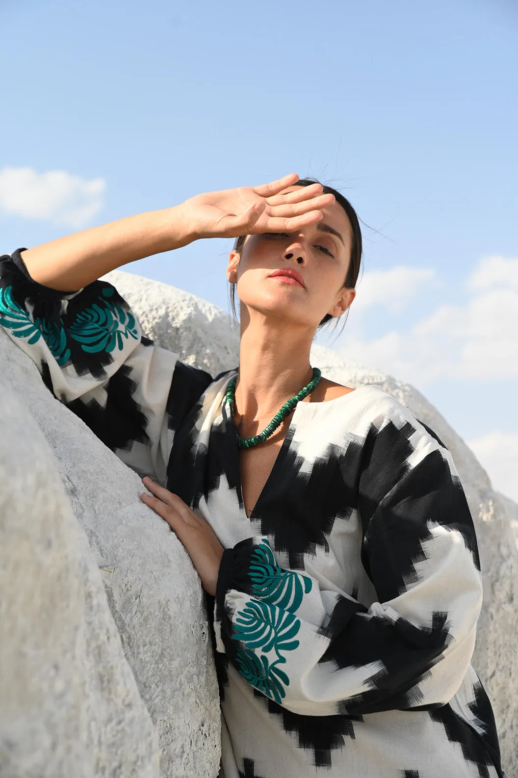 Gadisar Black Kaftan