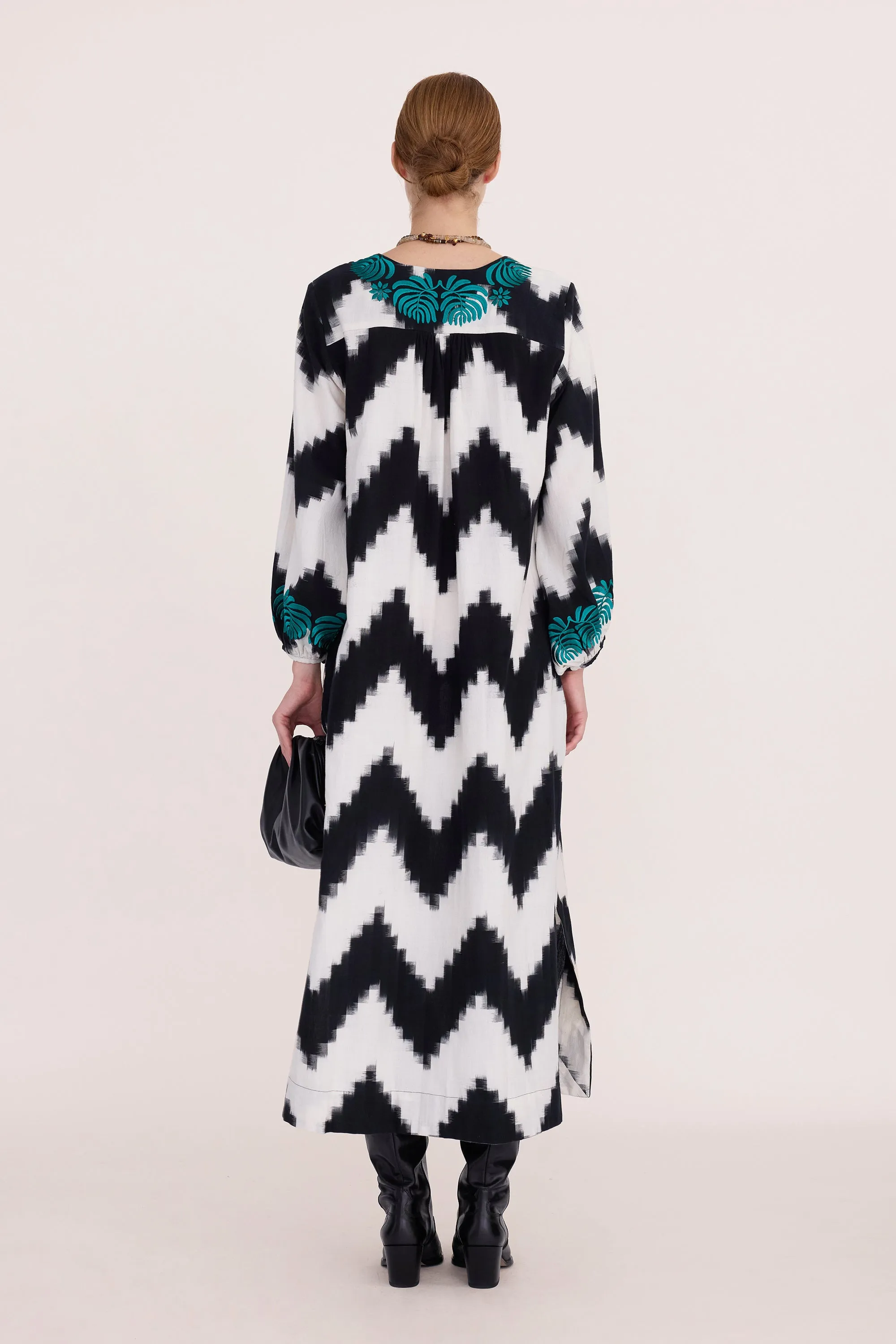 Gadisar Black Kaftan