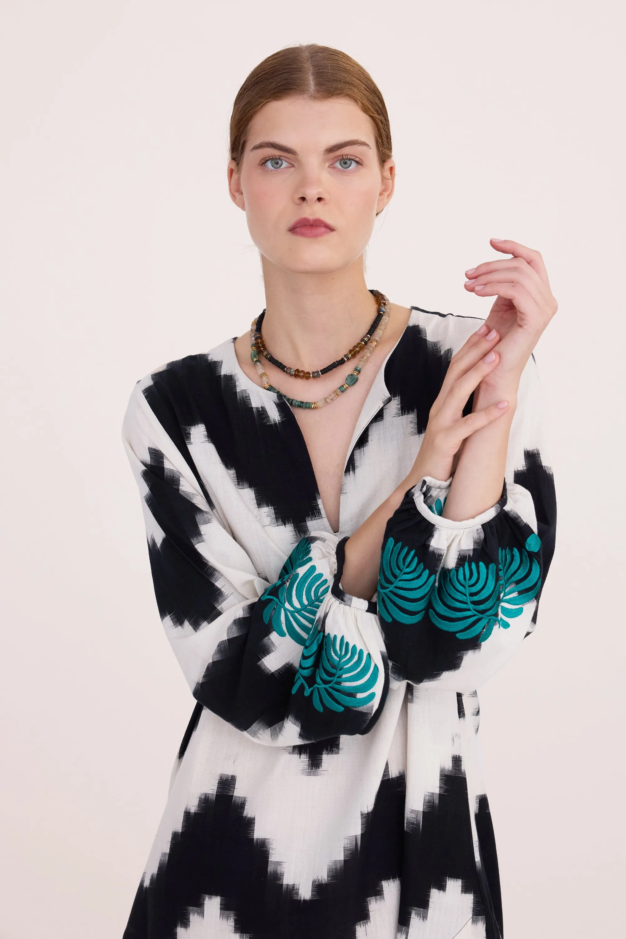 Gadisar Black Kaftan
