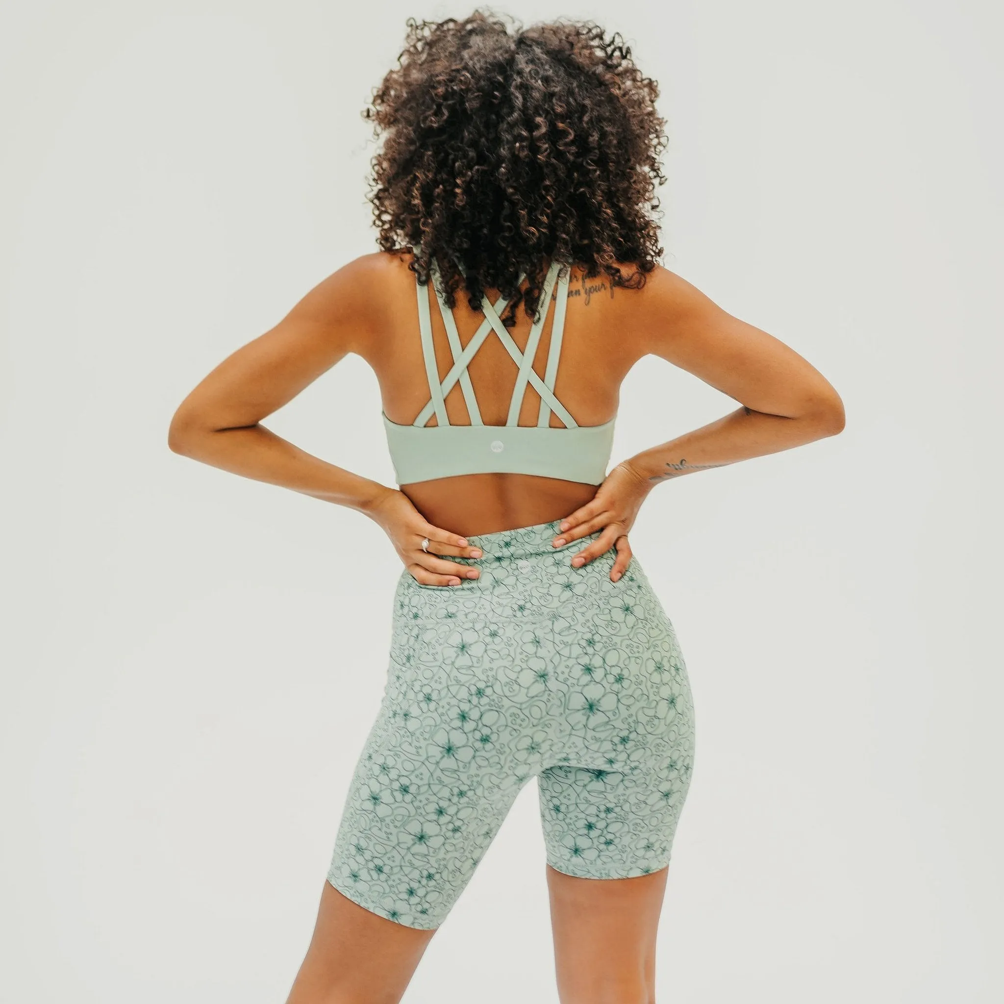 Lux High Waisted Rio Shorts (7 in. inseam) - Floral Sage