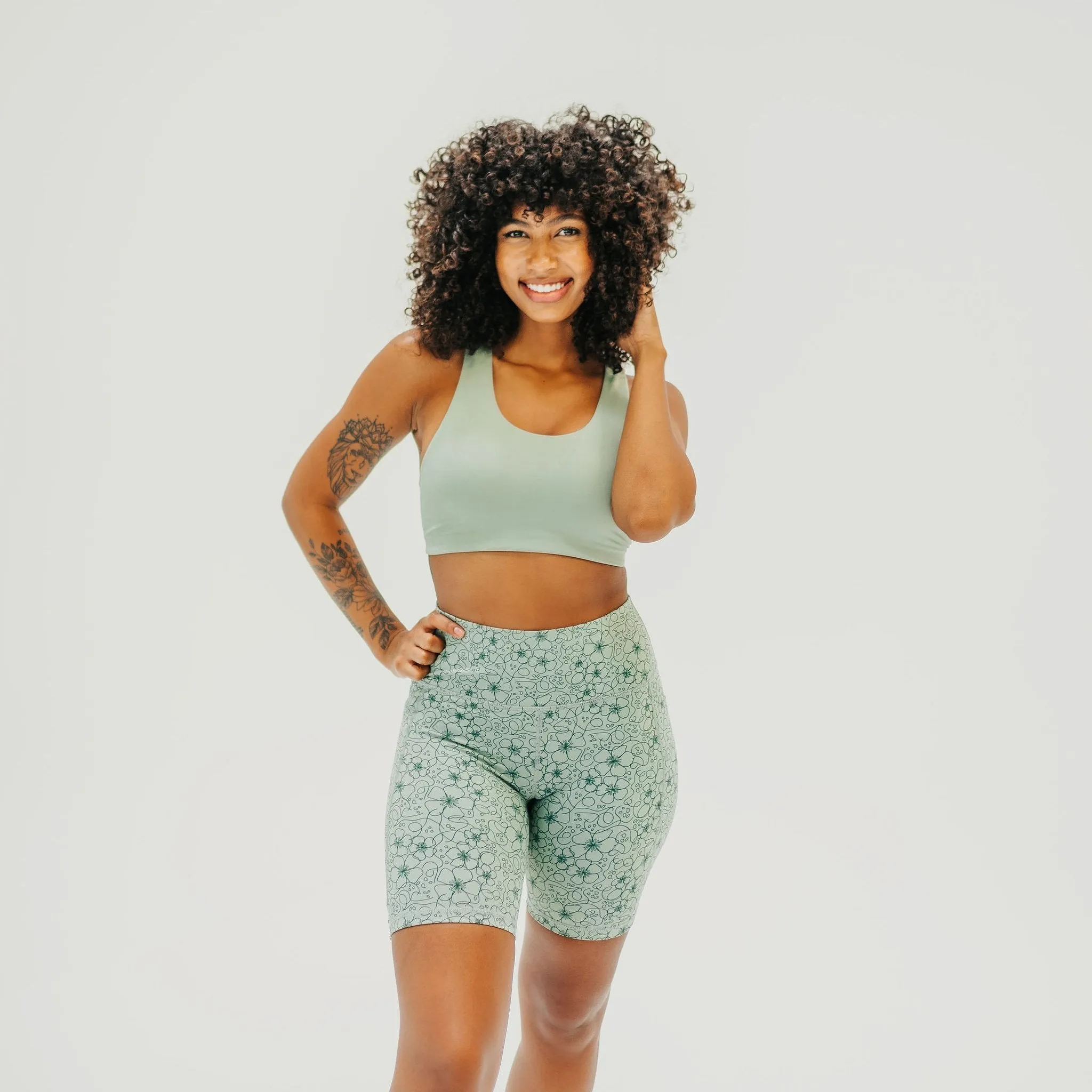 Lux High Waisted Rio Shorts (7 in. inseam) - Floral Sage