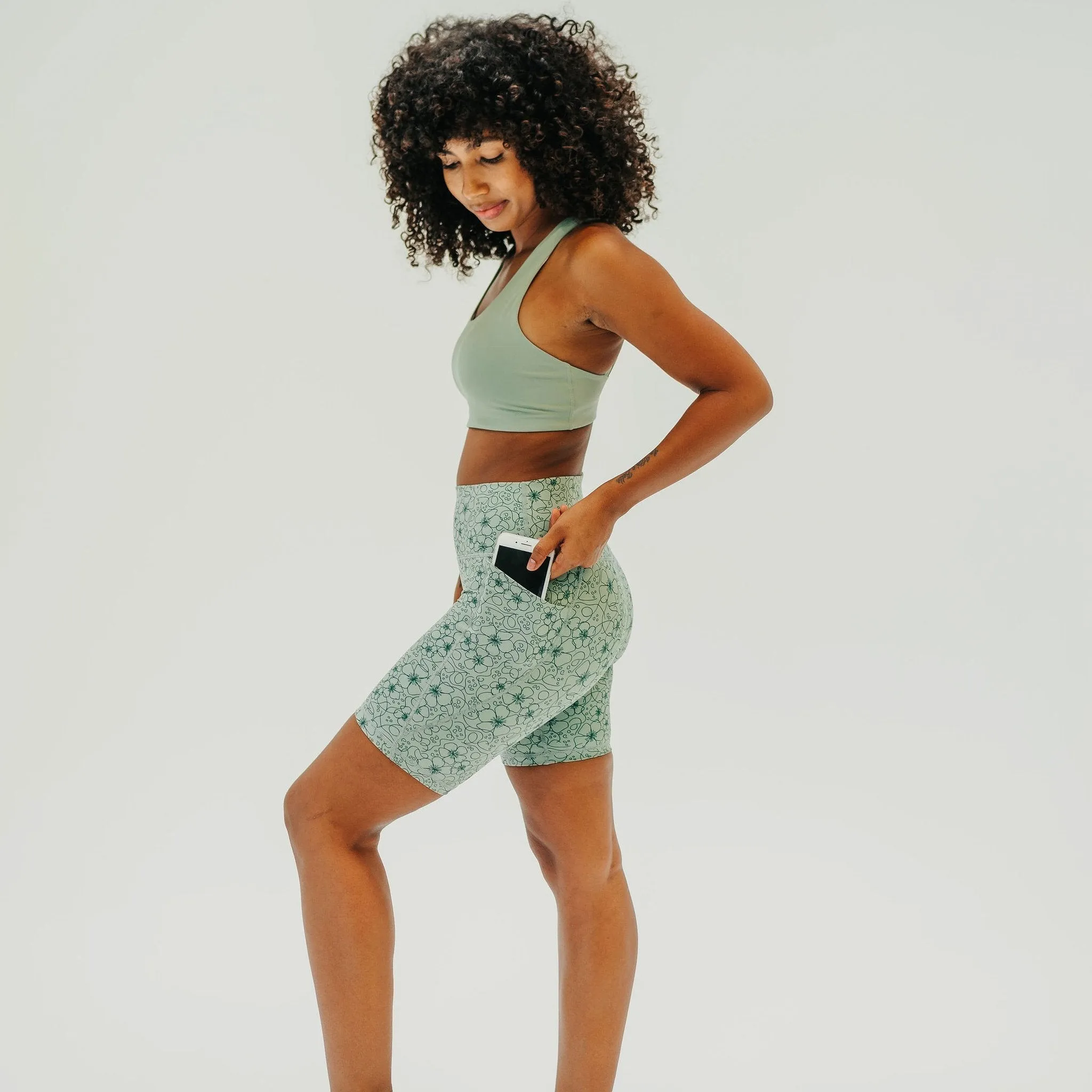 Lux High Waisted Rio Shorts (7 in. inseam) - Floral Sage
