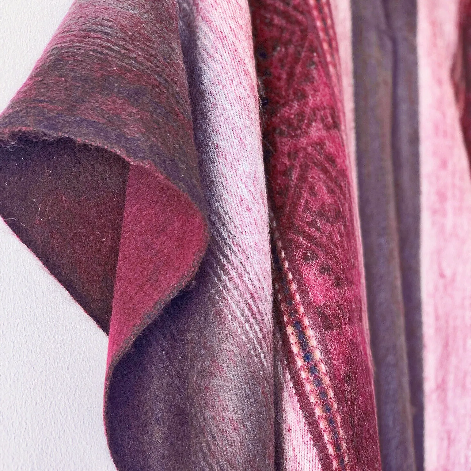 Yaruqui - Lightweight Baby Alpaca Hooded Poncho - Burgundy - Unisex