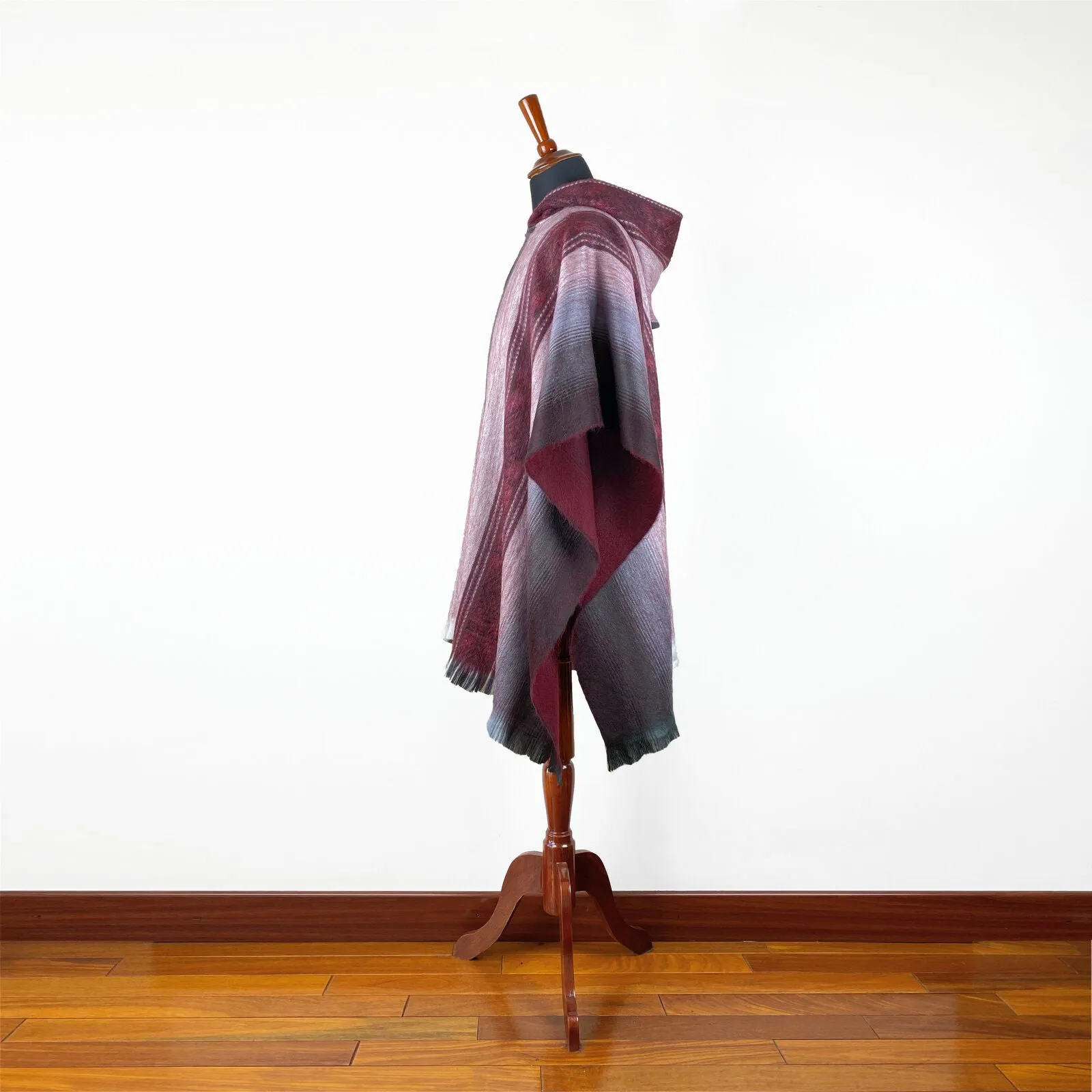 Yaruqui - Lightweight Baby Alpaca Hooded Poncho - Burgundy - Unisex